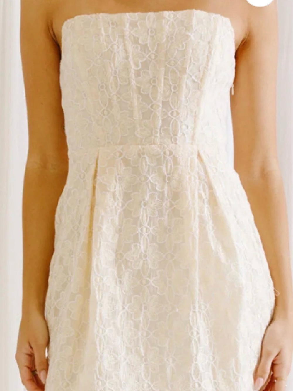 Storia Strapless Lace Mini Dress in Cream